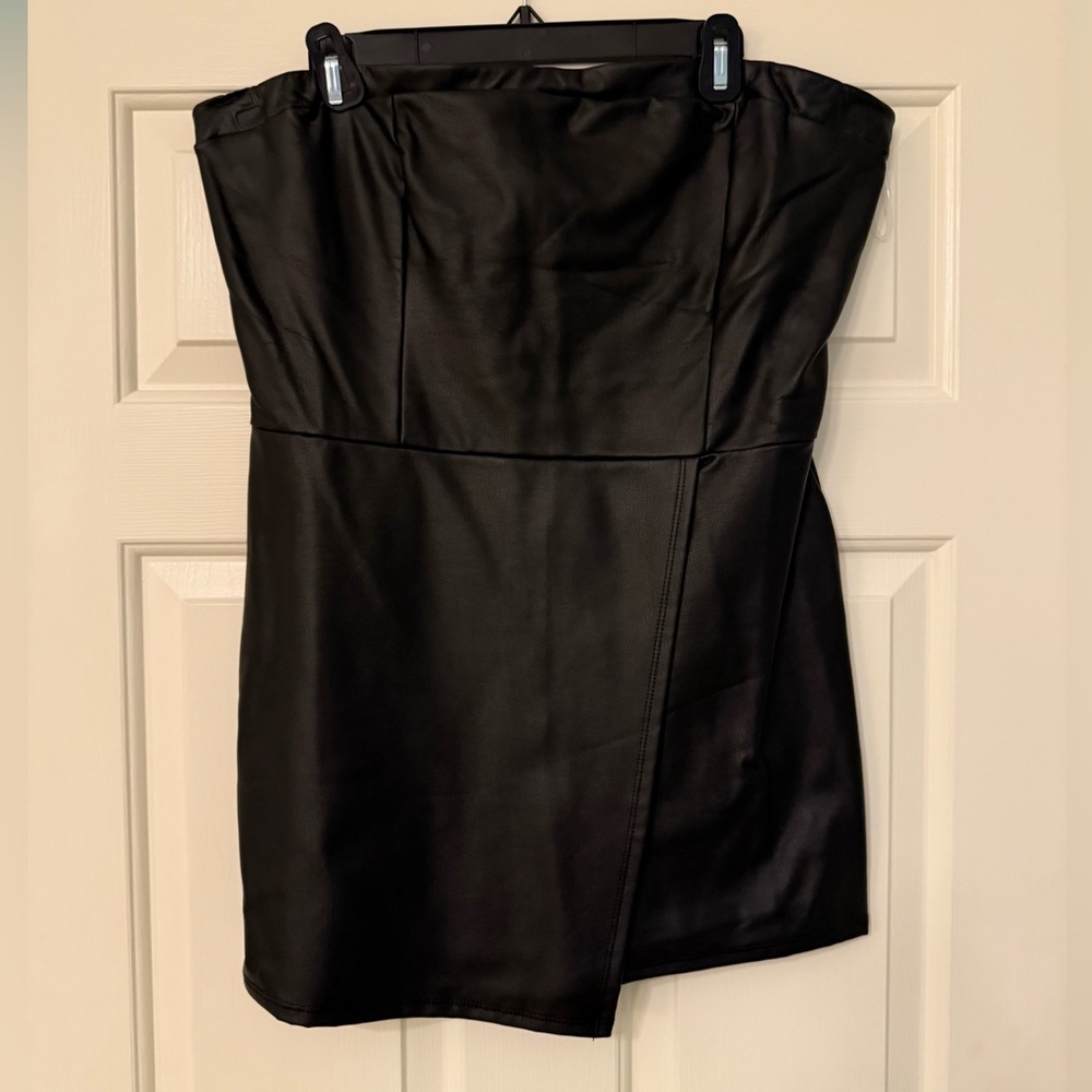 women’s strapless black leather romper - altard state!